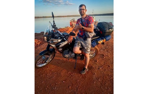 Moto viagem , acampamento